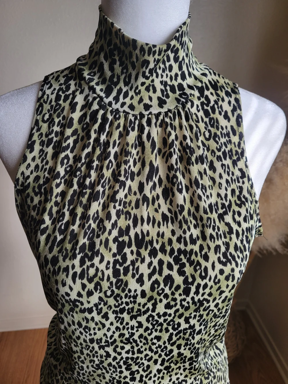VTG Y2K 2000s Sleeveless Top Small Leopard Mockneck Grunge Edgy Animal Print